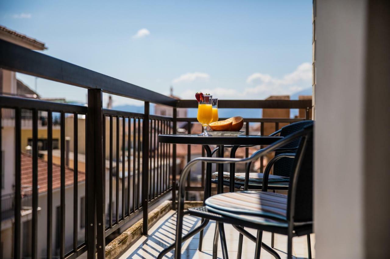 Casa In Centro Apartment นาฟปาคตอส ภายนอก รูปภาพ